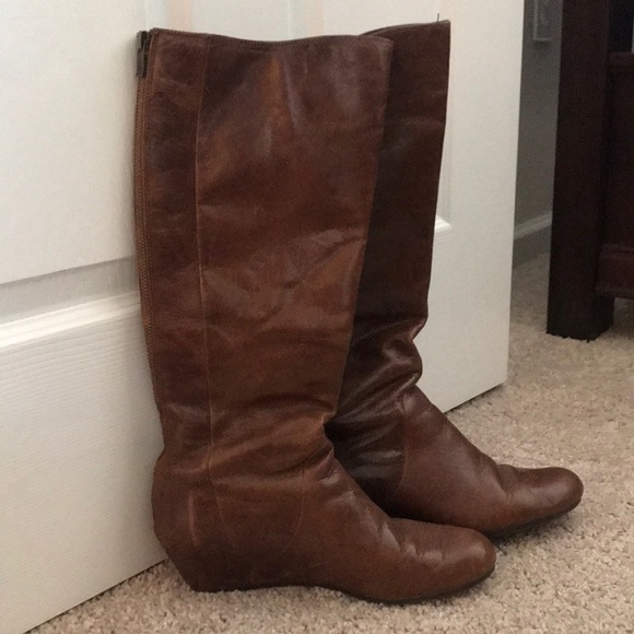 small wedge boots